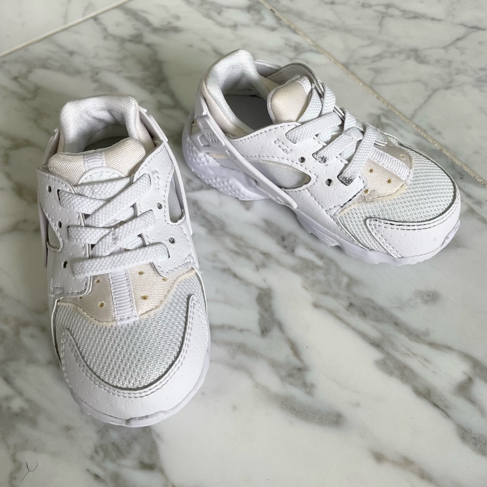Baby Nike Huarache Run white sneakers